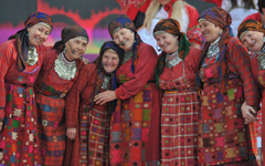 «Бурановские бабушки» получили удостоверения ГАИ