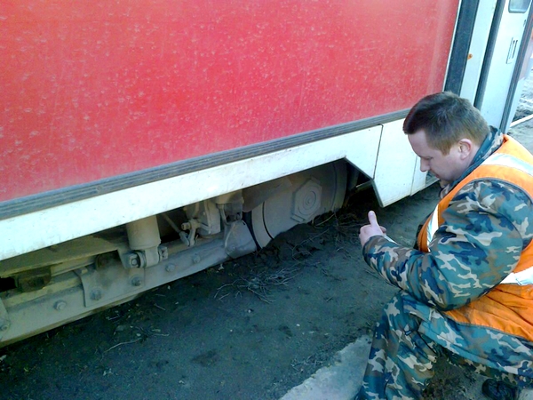 По предварительной информации, причиной схода трамвая с рельсов стала неисправность путей.jpg