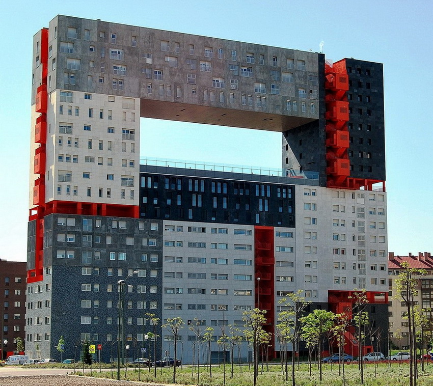 Жилой комплекс под названием Edificio Mirador (дословный перевод - Наблюдательный пункт) в Мадриде.jpg