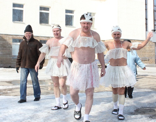 Команда Автозаводского района представила танец маленьких лебедей.jpg