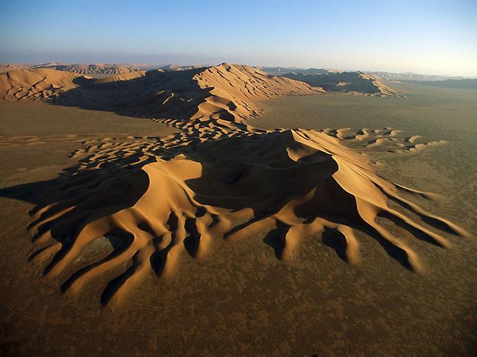 Песчаные дюны Руб-эль-Хали на границе государств Омана, ОАЭ, Саудовской Аравии и Йемена.jpg