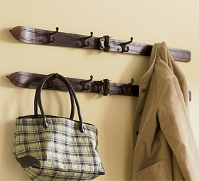 Деревянная вешалка для прихожей для одежды и сумок