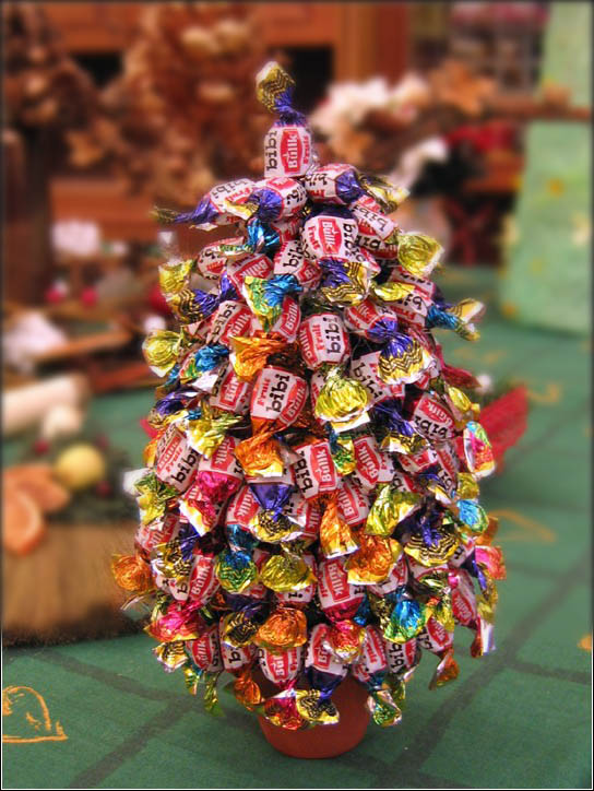 елка из конфет.jpg