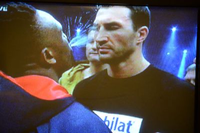 Дерек плюнюл в лицо Кличко-младшему.jpg