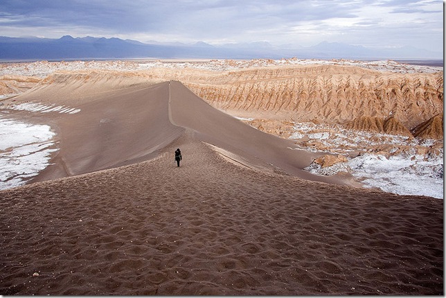 Засушливые пейзажи пустыни Атакама в Чили.jpg