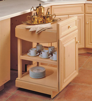 Оригинальная конструкция выдвижного столика - ящика кухонного гарнитура