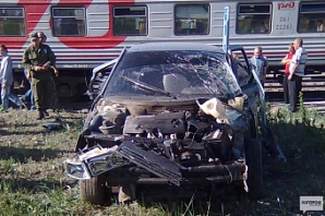 Малолитражка была сбита поездом Нижний Новгород-Астрахань (ФОТО)