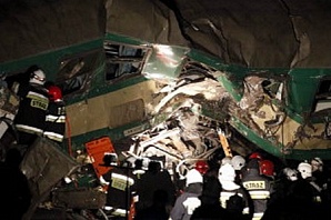 Крупная железнодородная катастрофе произошла в Польше: 15 погибших, 60 раненых